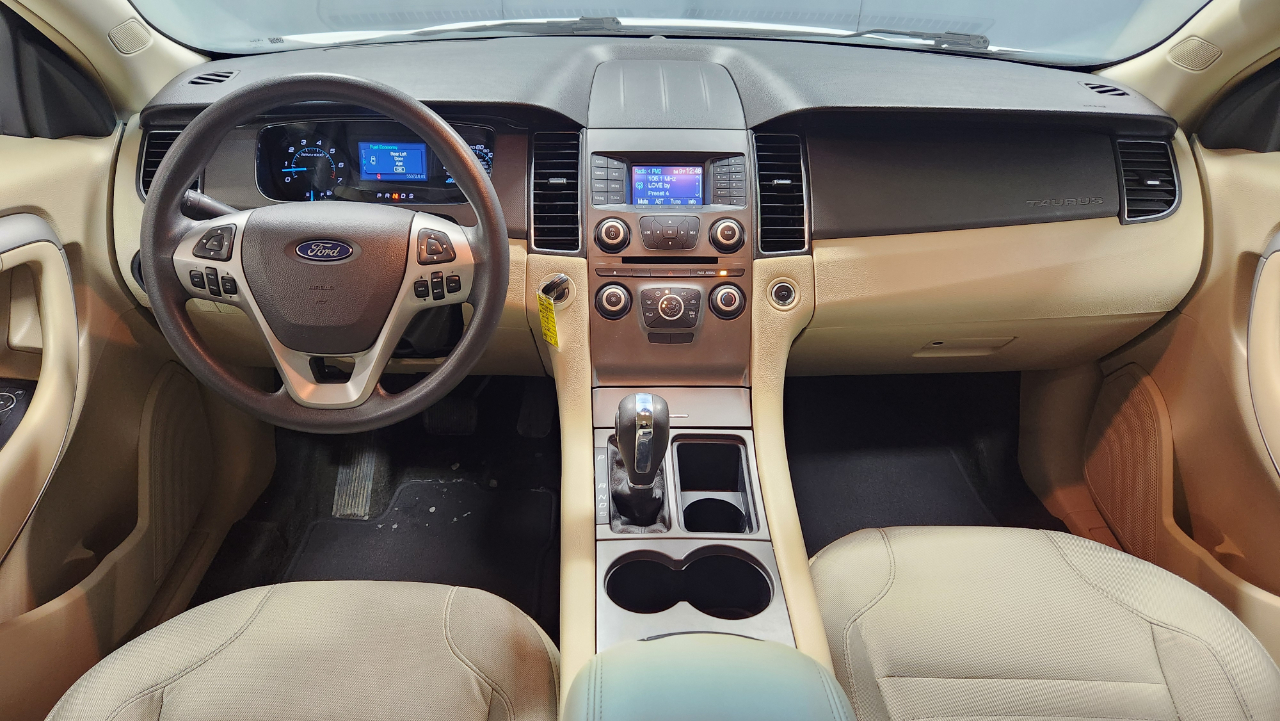 Ford Taurus SE FWD 2014