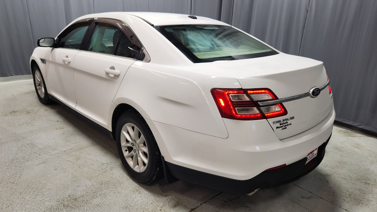 Ford Taurus SE FWD 2014