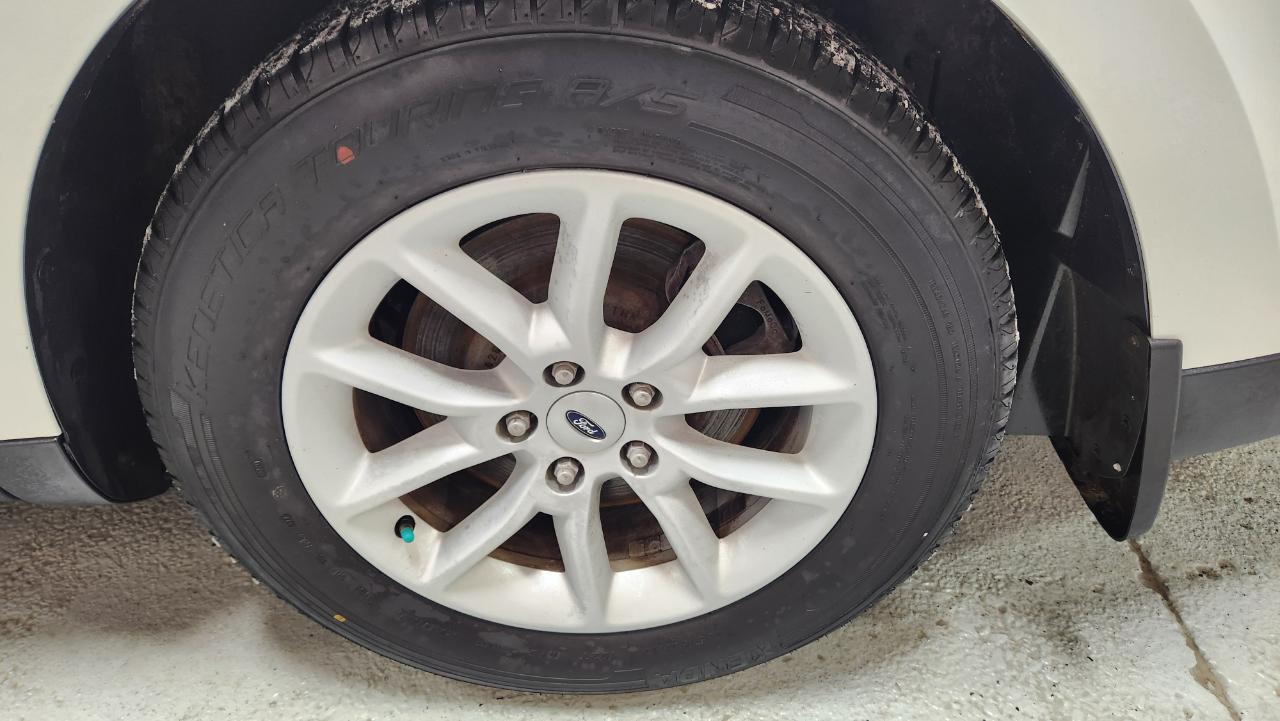 Ford Taurus SE FWD 2014