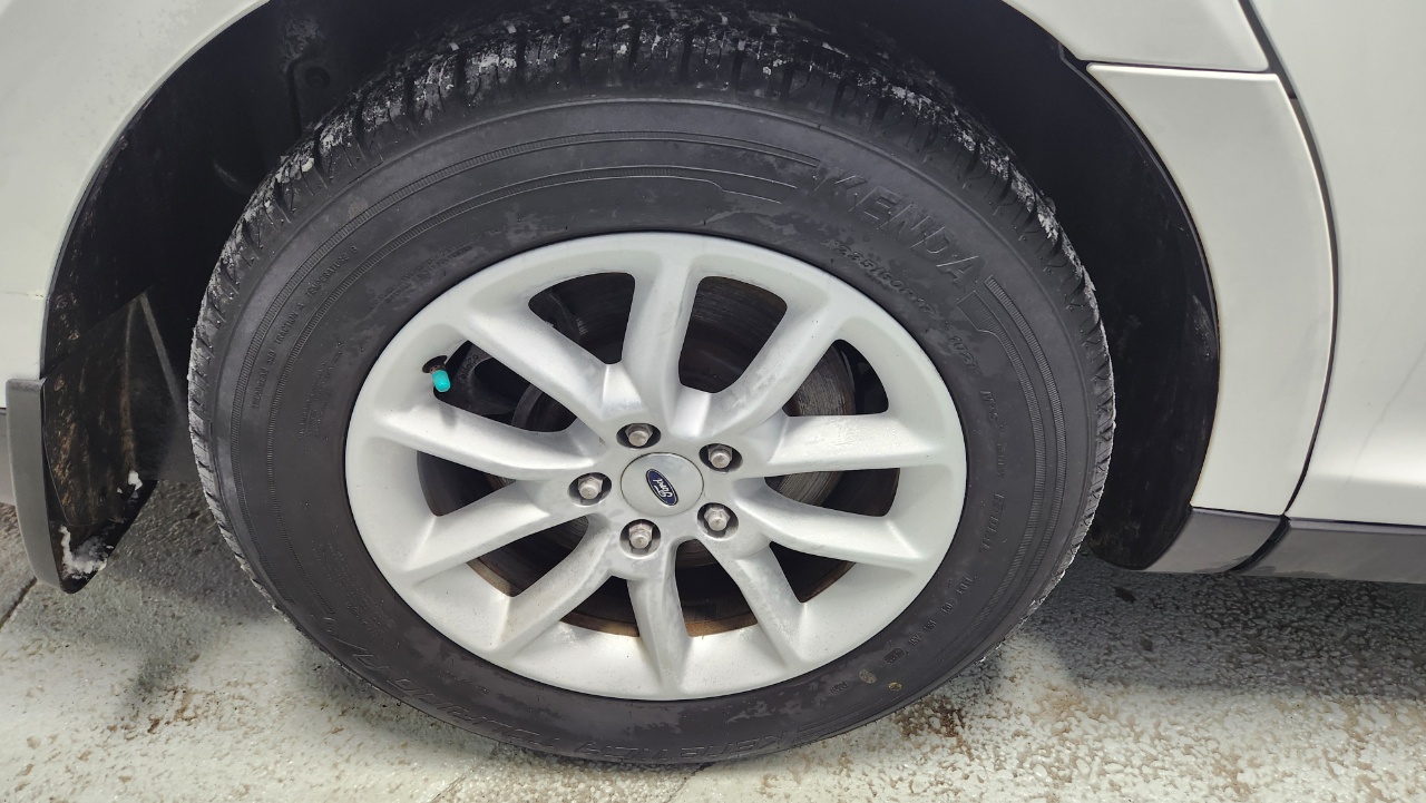 Ford Taurus SE FWD 2014