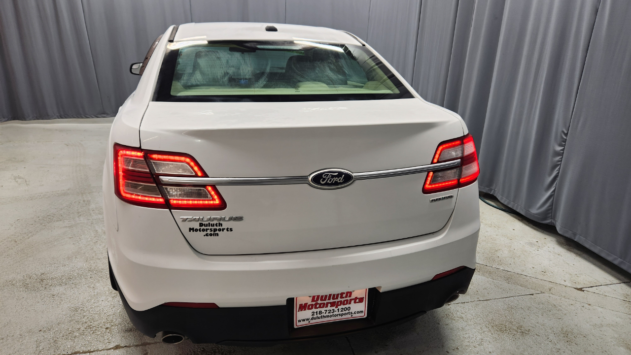 Ford Taurus SE FWD 2014