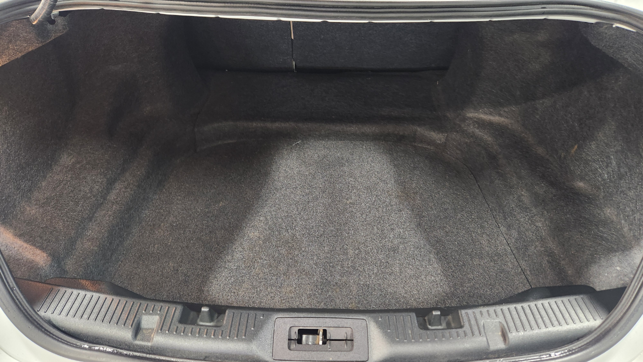 Ford Taurus SE FWD 2014