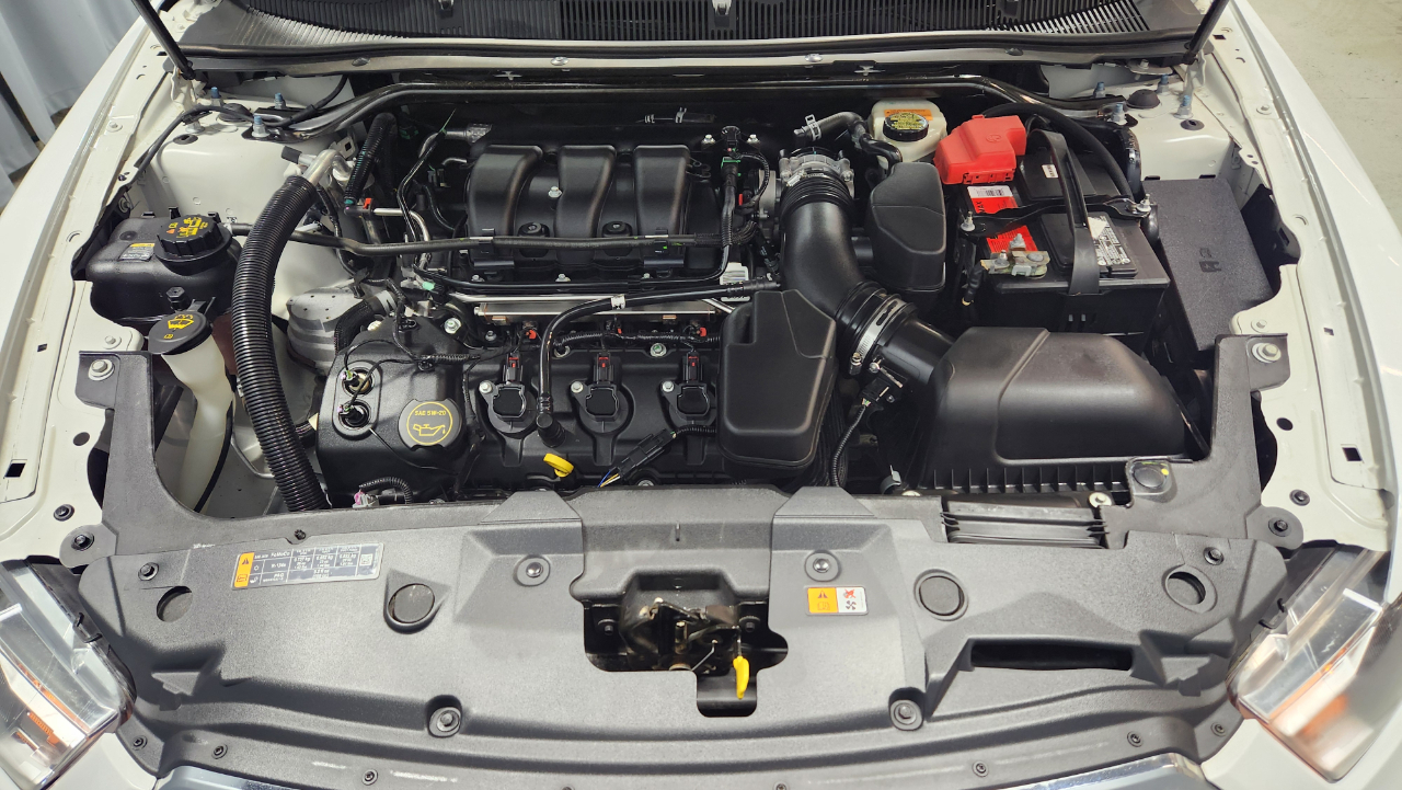 Ford Taurus SE FWD 2014