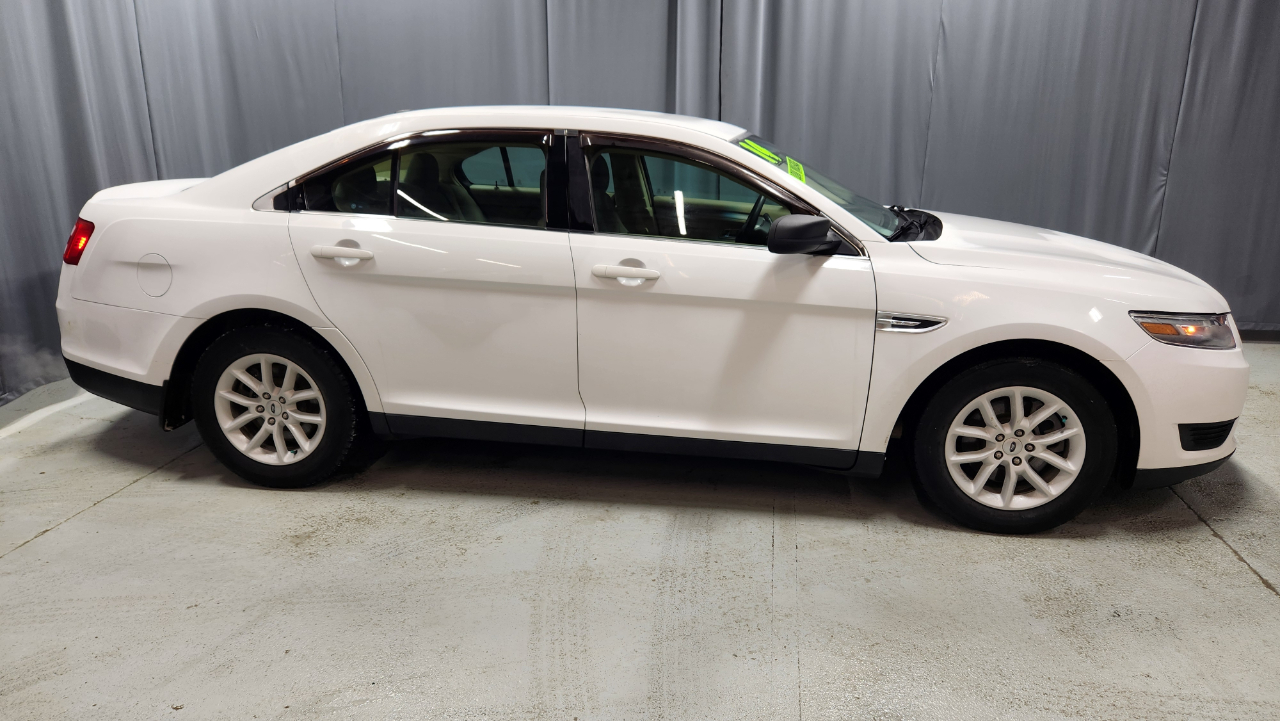 Ford Taurus SE FWD 2014