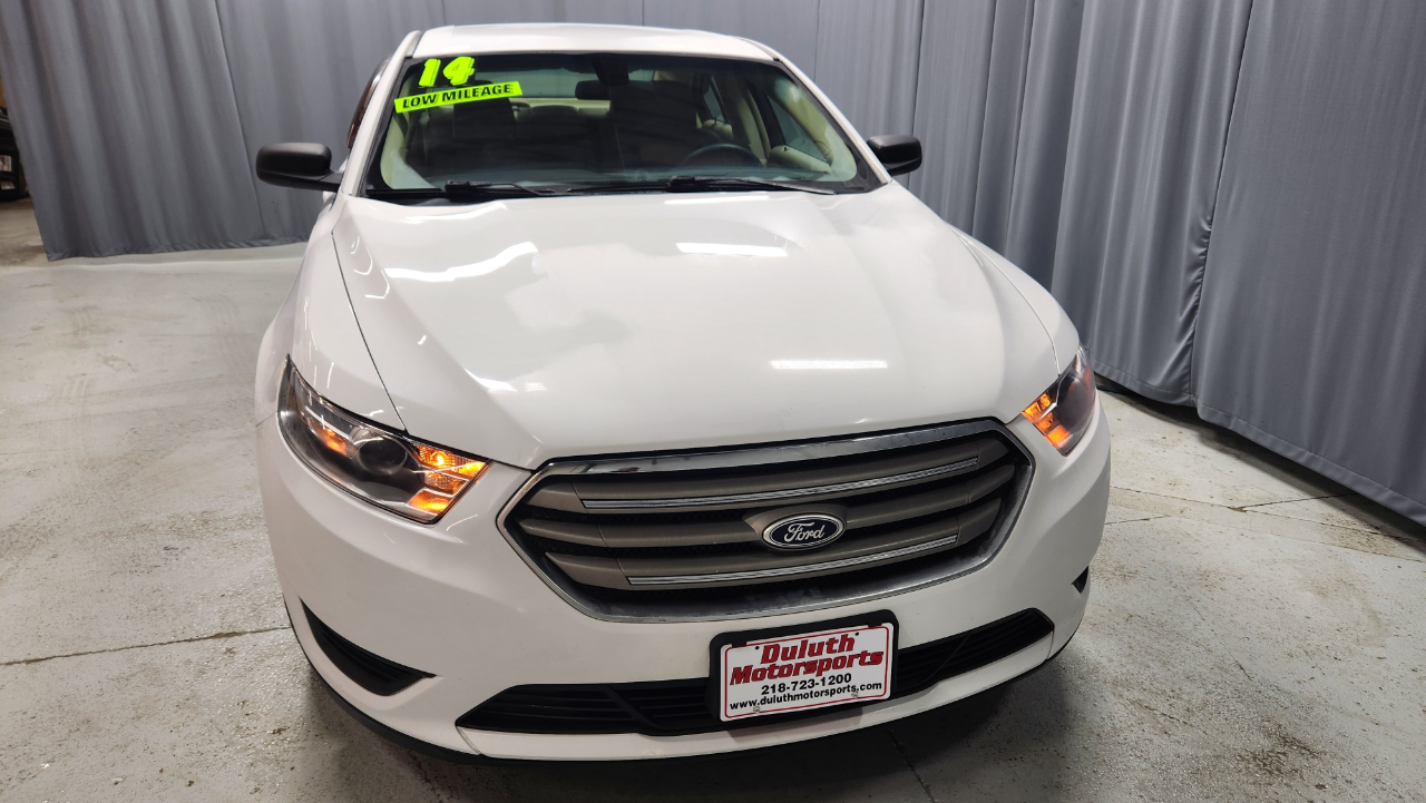 Ford Taurus SE FWD 2014