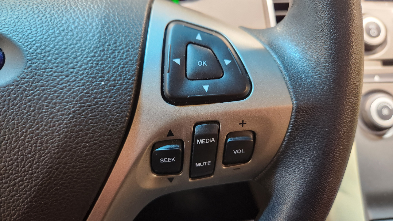 Ford Taurus SE FWD 2014