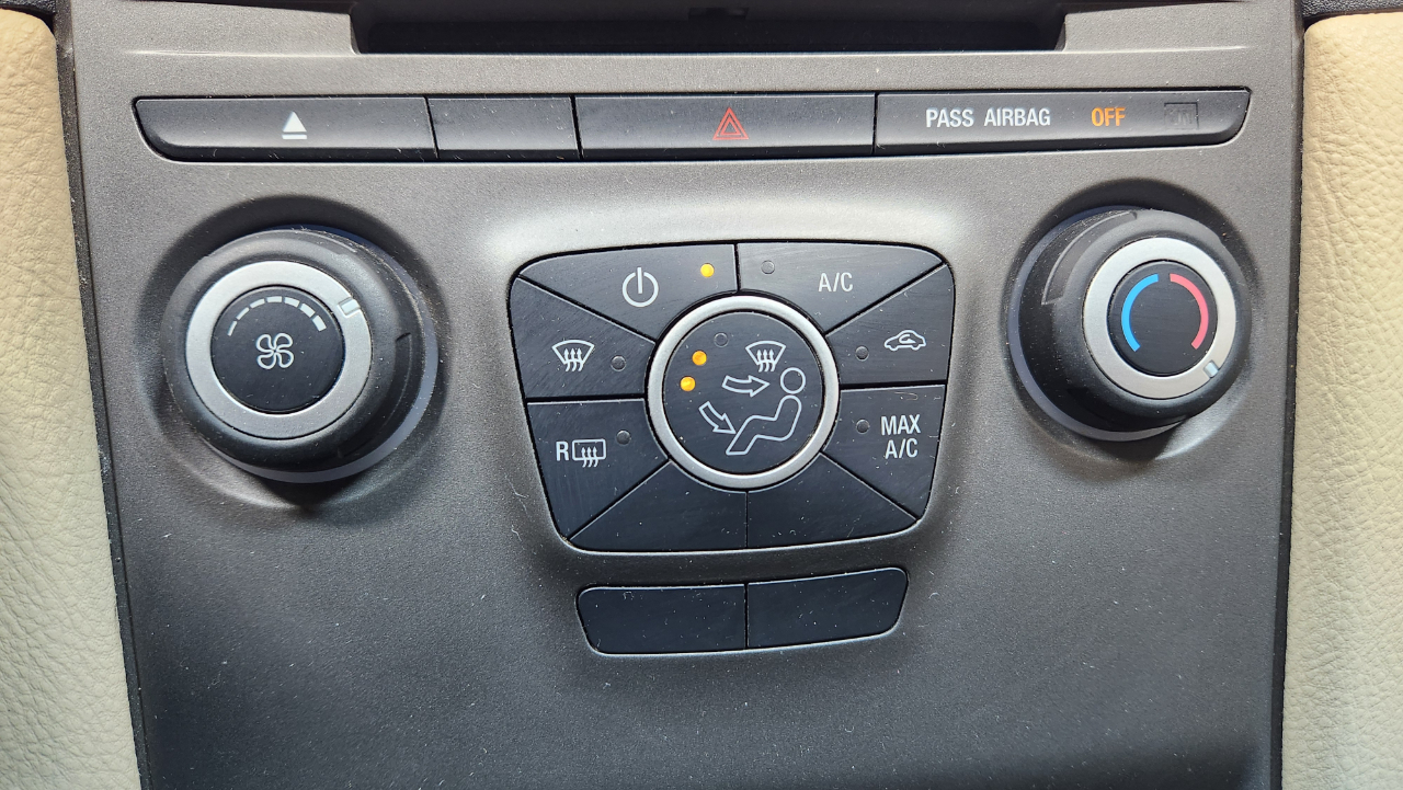 Ford Taurus SE FWD 2014