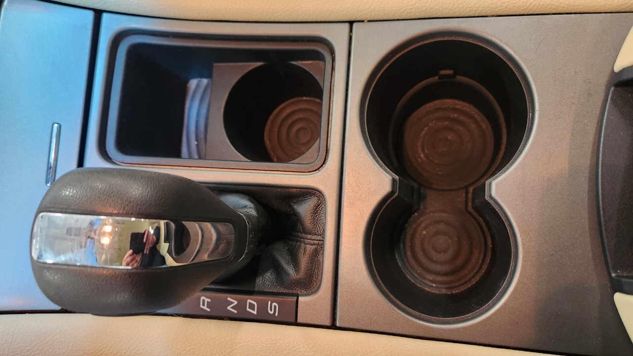 Ford Taurus SE FWD 2014