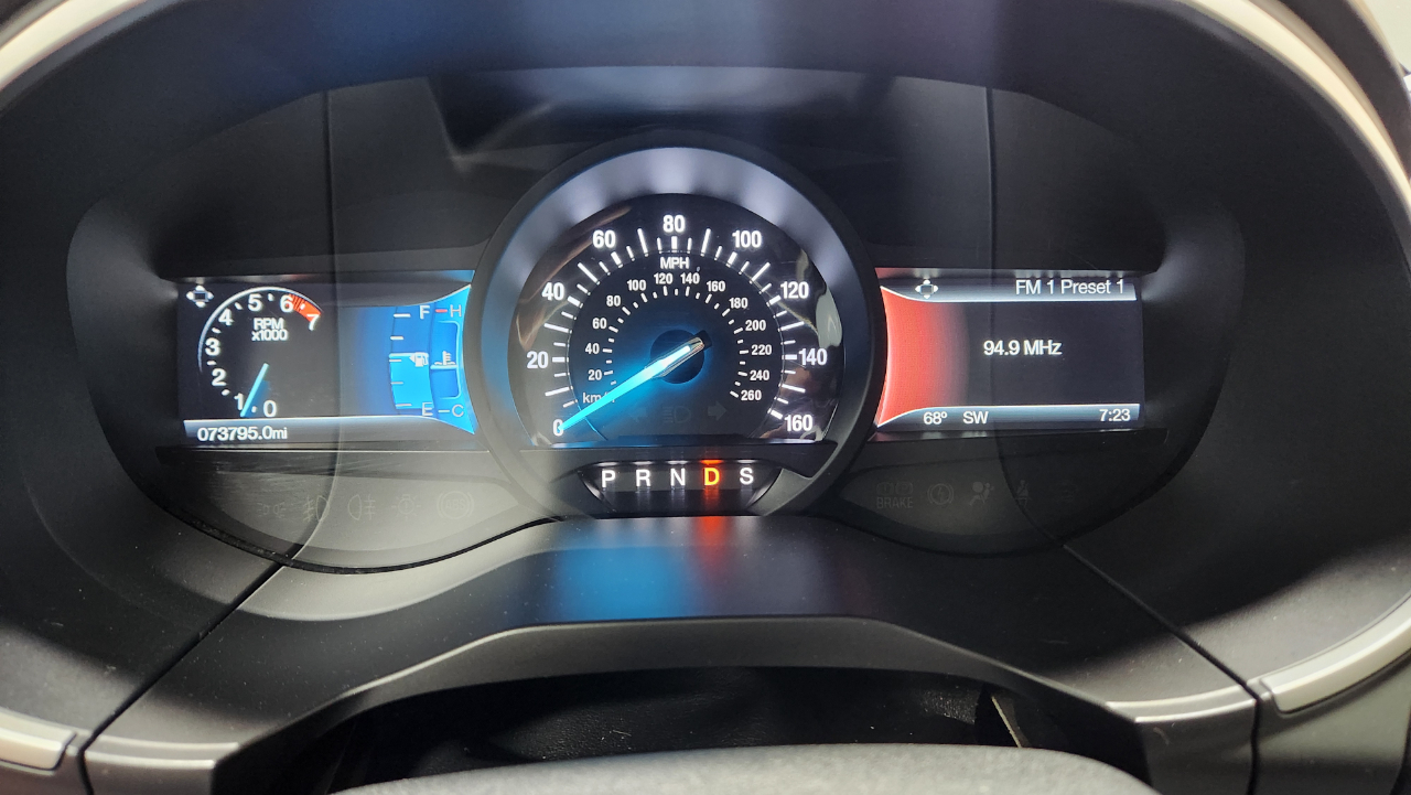 2017 Ford Edge SEL photo 3