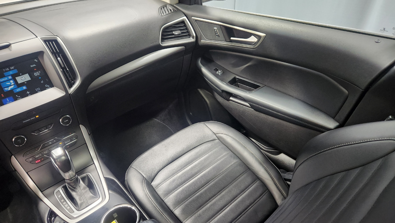 2017 Ford Edge SEL photo 15