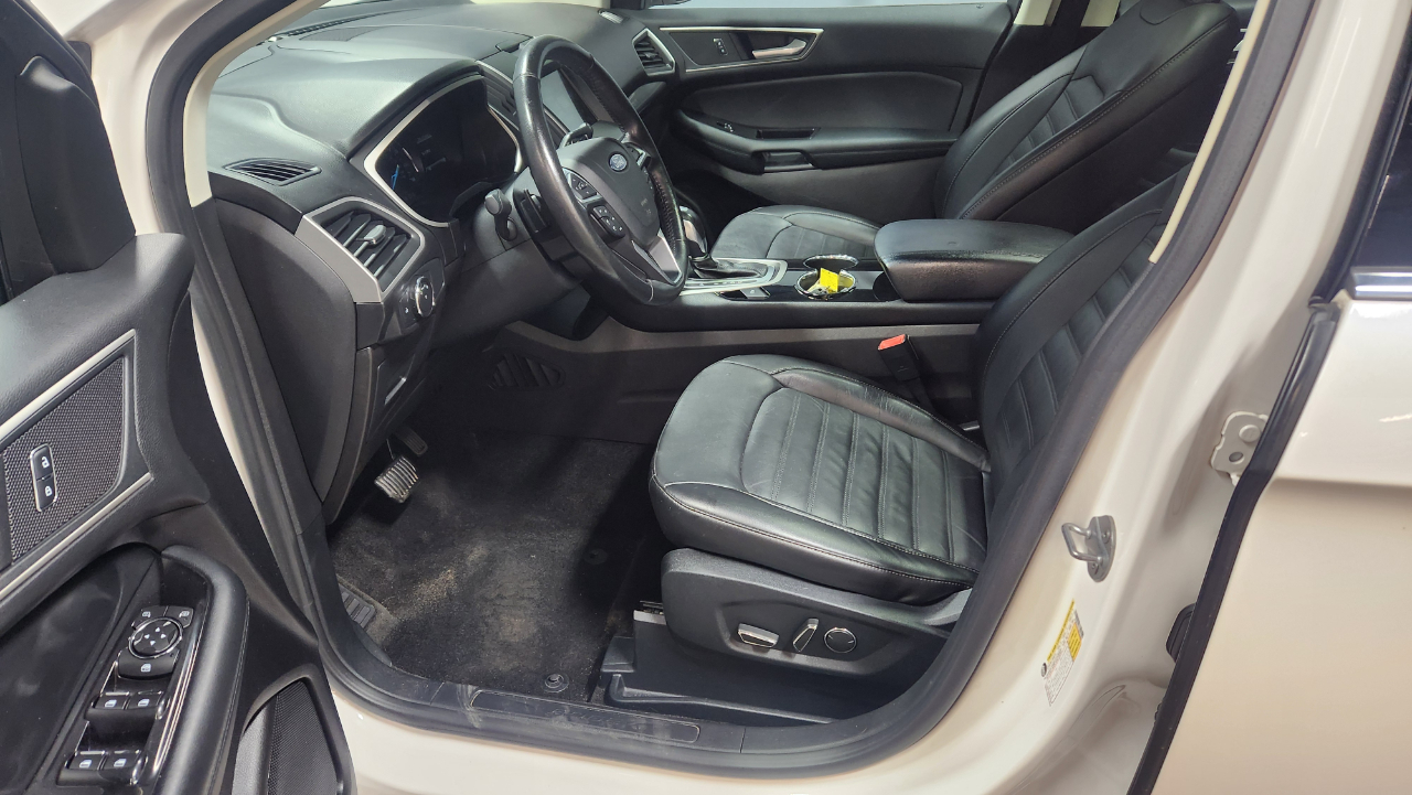 2017 Ford Edge SEL photo 18