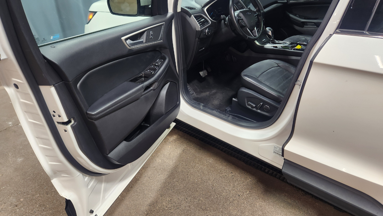 2017 Ford Edge SEL photo 19