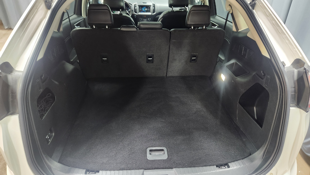2017 Ford Edge SEL photo 25