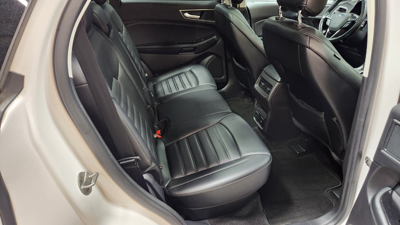 2017 Ford Edge SEL photo 34
