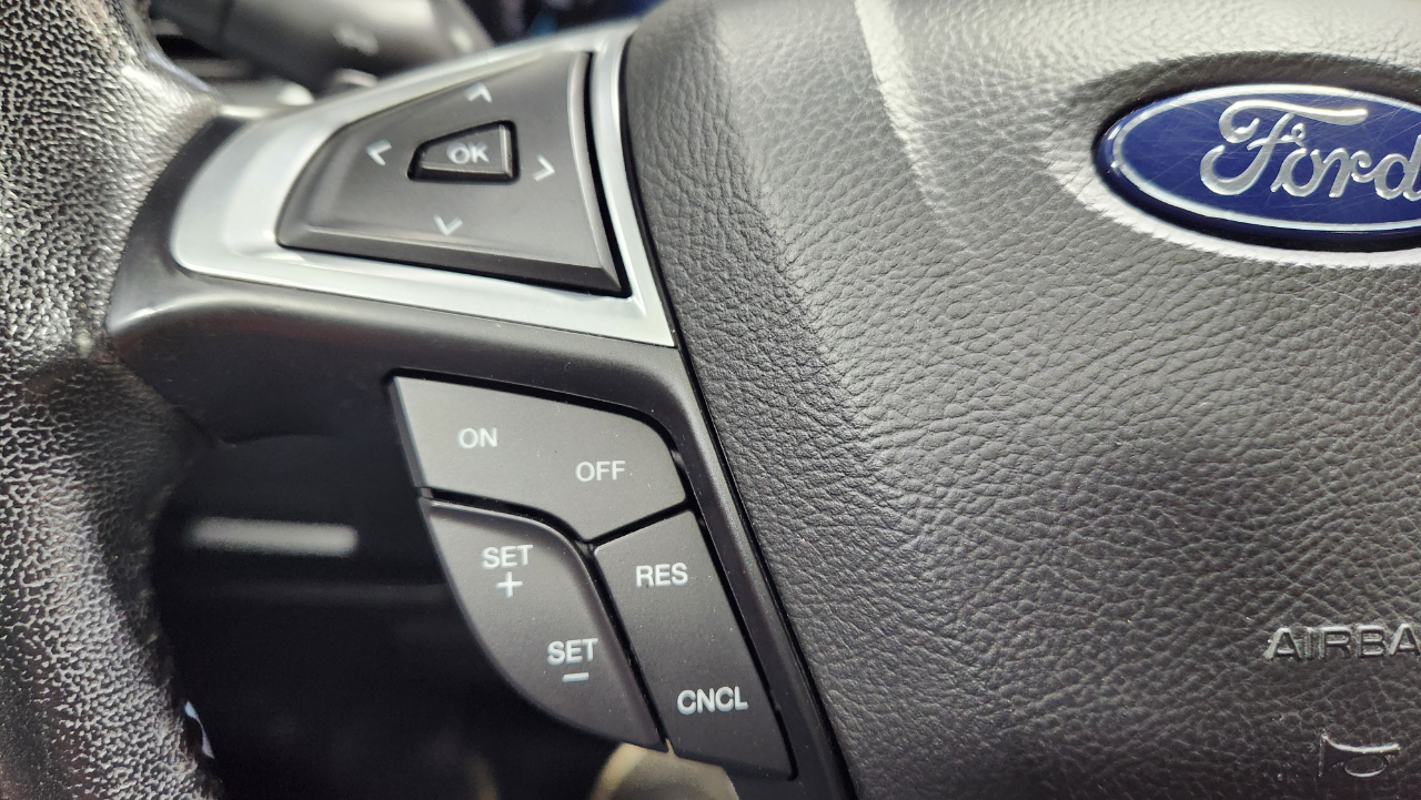 2017 Ford Edge SEL photo 37
