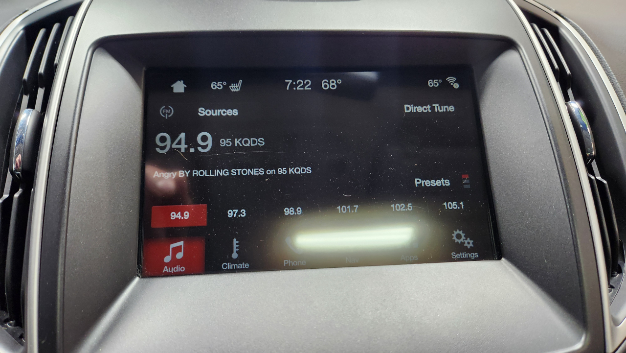 2017 Ford Edge SEL photo 44
