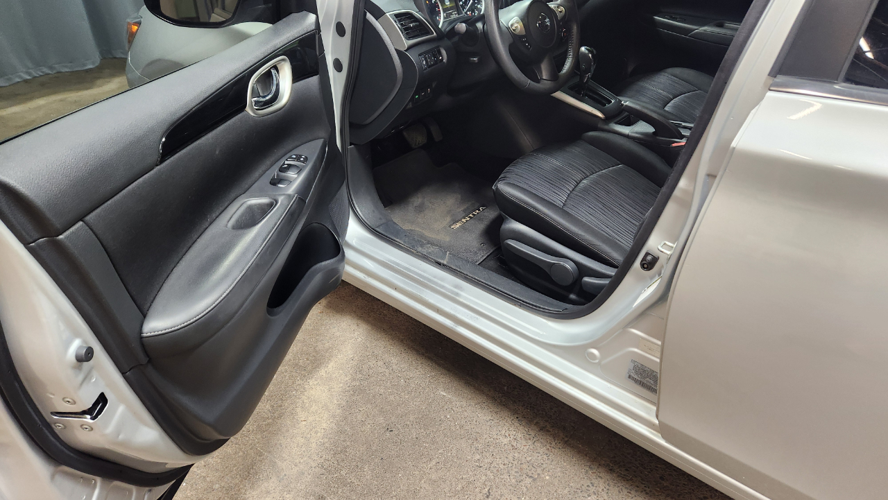 2017 Nissan Sentra SV photo 19