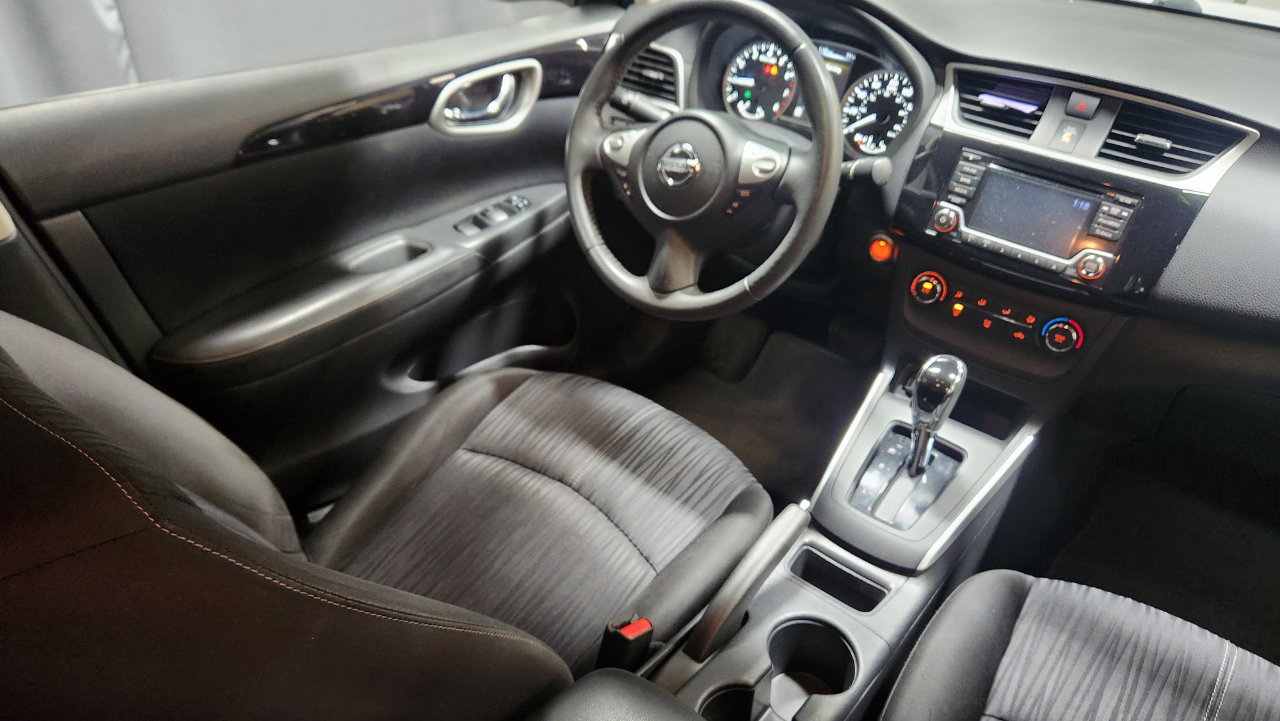 2017 Nissan Sentra SV photo 32