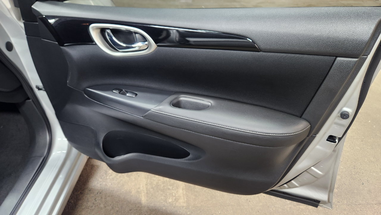 2017 Nissan Sentra SV photo 34