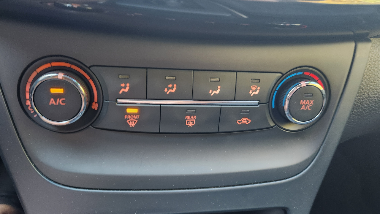 2017 Nissan Sentra SV photo 36