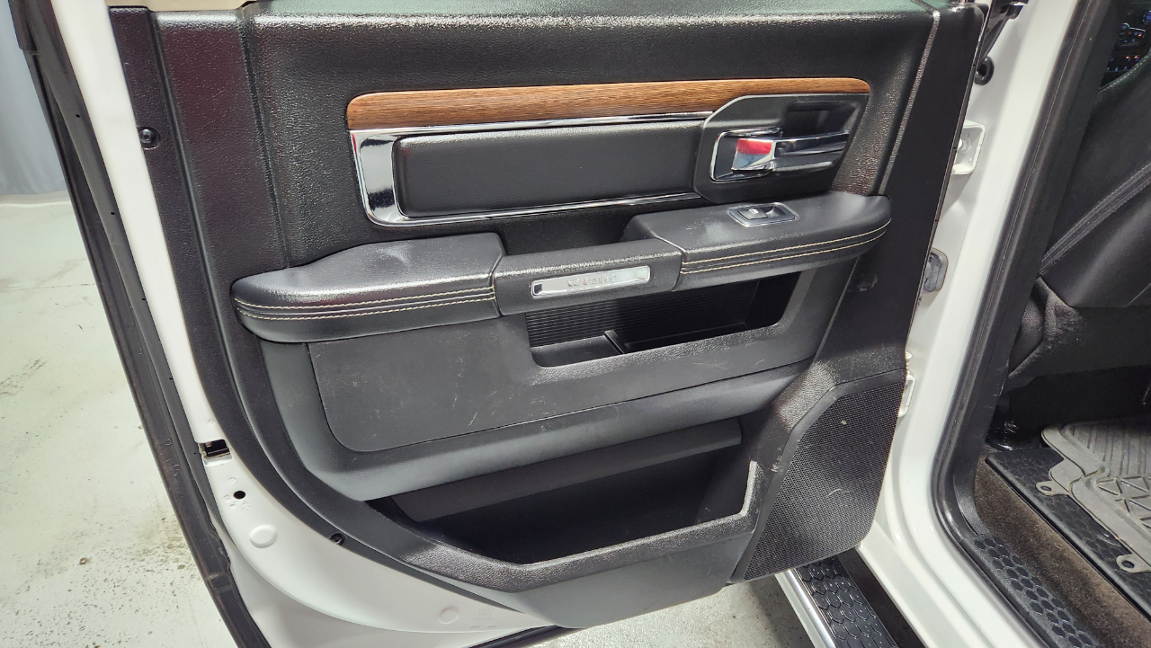 RAM 1500 Laramie Crew Cab SWB 4WD 2017