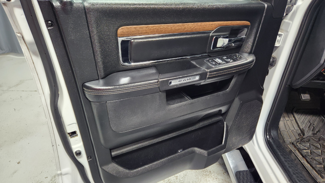 RAM 1500 Laramie Crew Cab SWB 4WD 2017