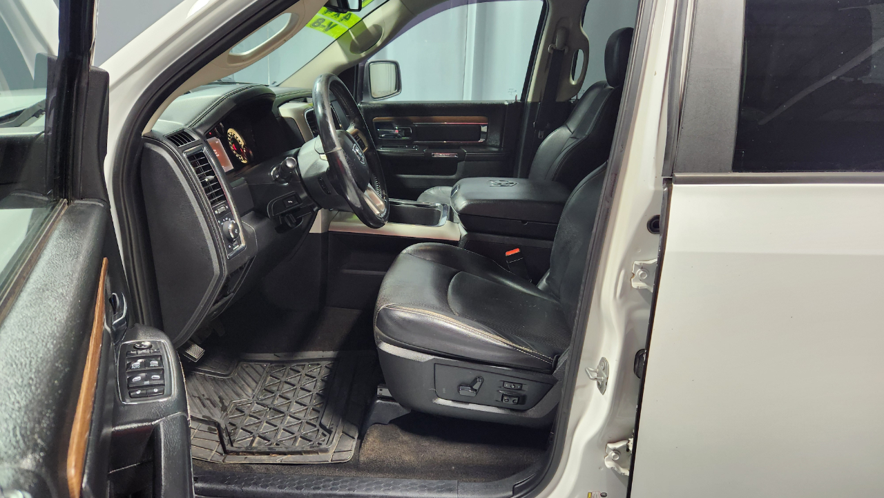 RAM 1500 Laramie Crew Cab SWB 4WD 2017