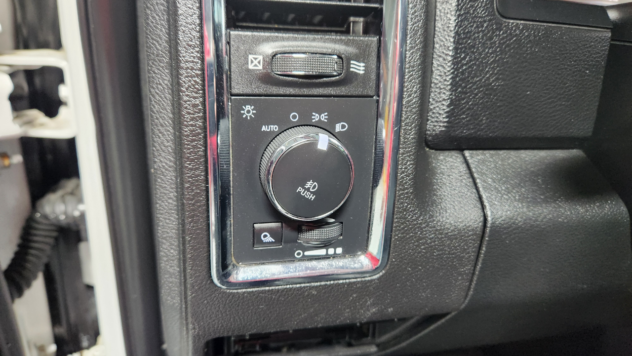 RAM 1500 Laramie Crew Cab SWB 4WD 2017