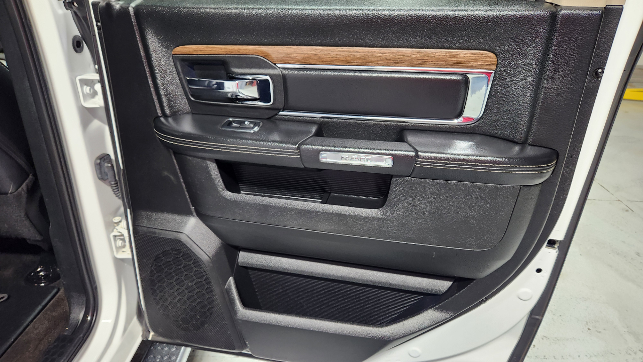 RAM 1500 Laramie Crew Cab SWB 4WD 2017