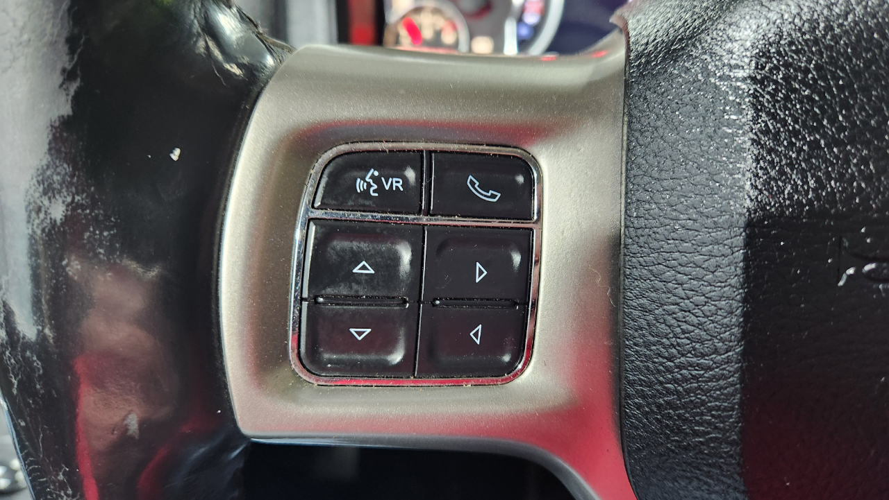 RAM 1500 Laramie Crew Cab SWB 4WD 2017