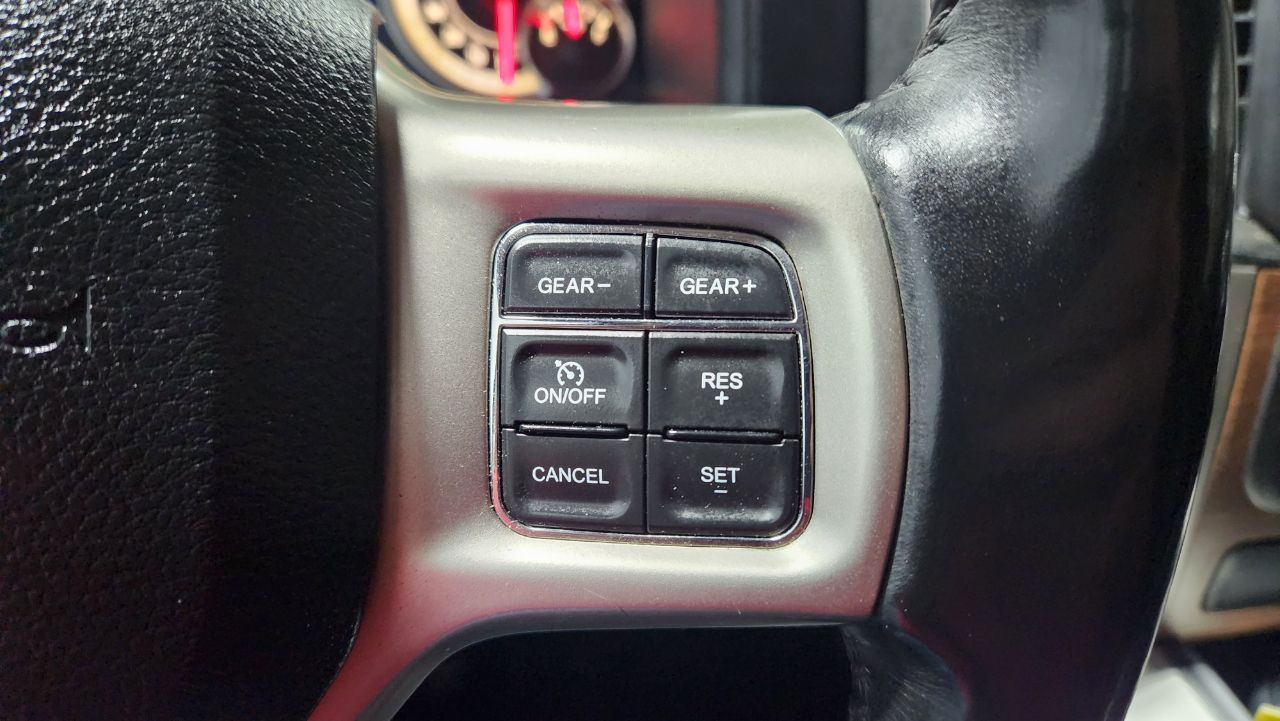 RAM 1500 Laramie Crew Cab SWB 4WD 2017