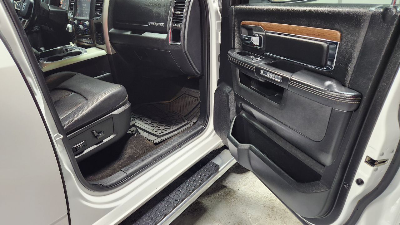 RAM 1500 Laramie Crew Cab SWB 4WD 2017