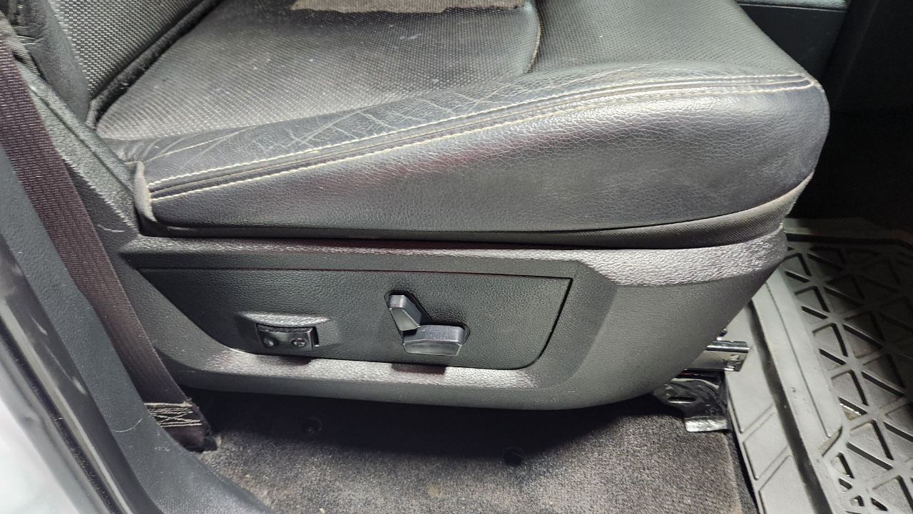 RAM 1500 Laramie Crew Cab SWB 4WD 2017