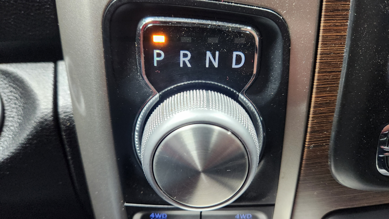 RAM 1500 Laramie Crew Cab SWB 4WD 2017