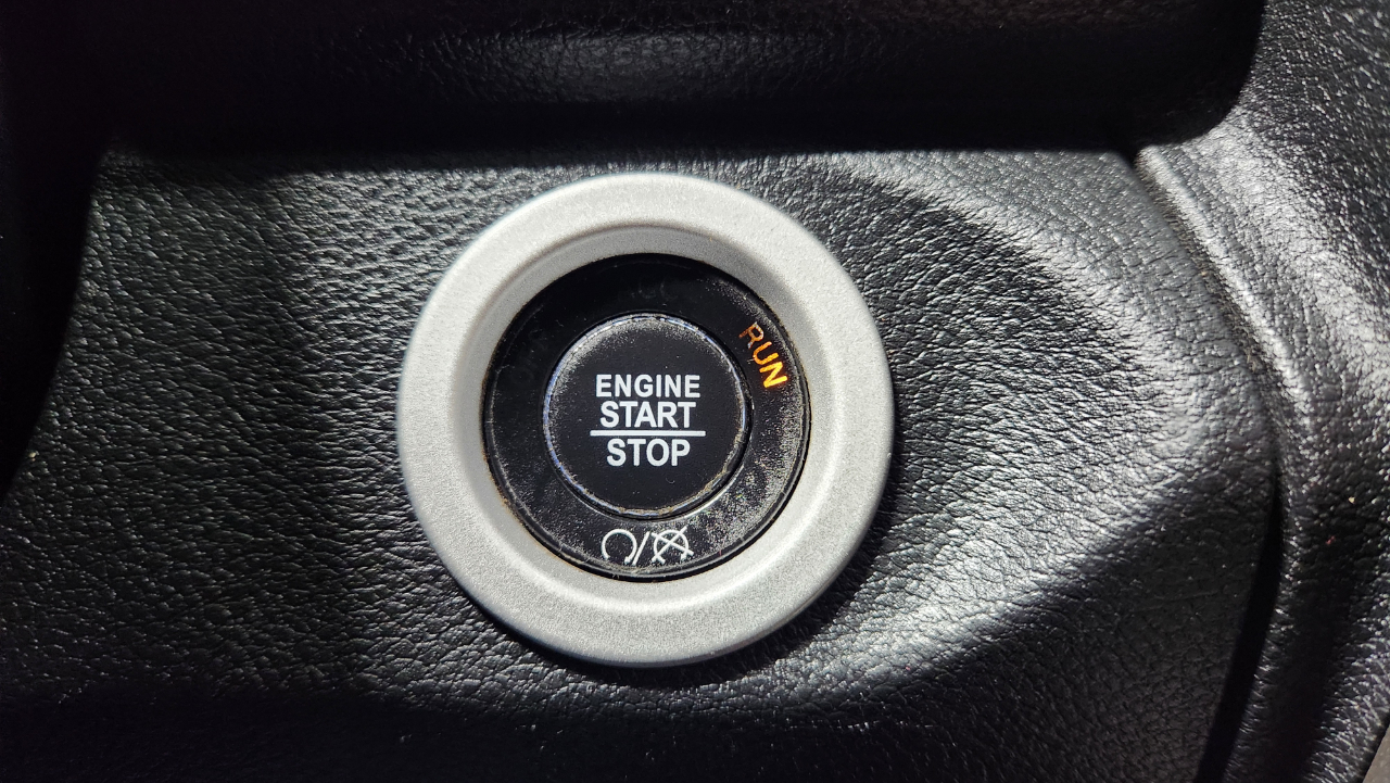 RAM 1500 Laramie Crew Cab SWB 4WD 2017