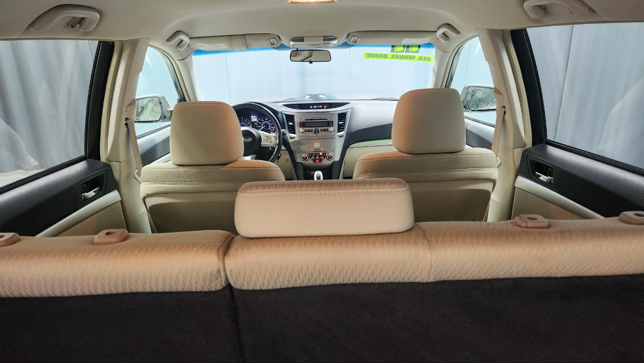 Subaru Outback 2.5i Premium 2011