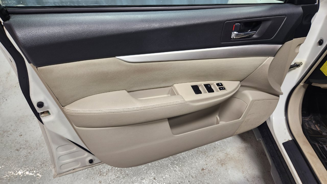 Subaru Outback 2.5i Premium 2011