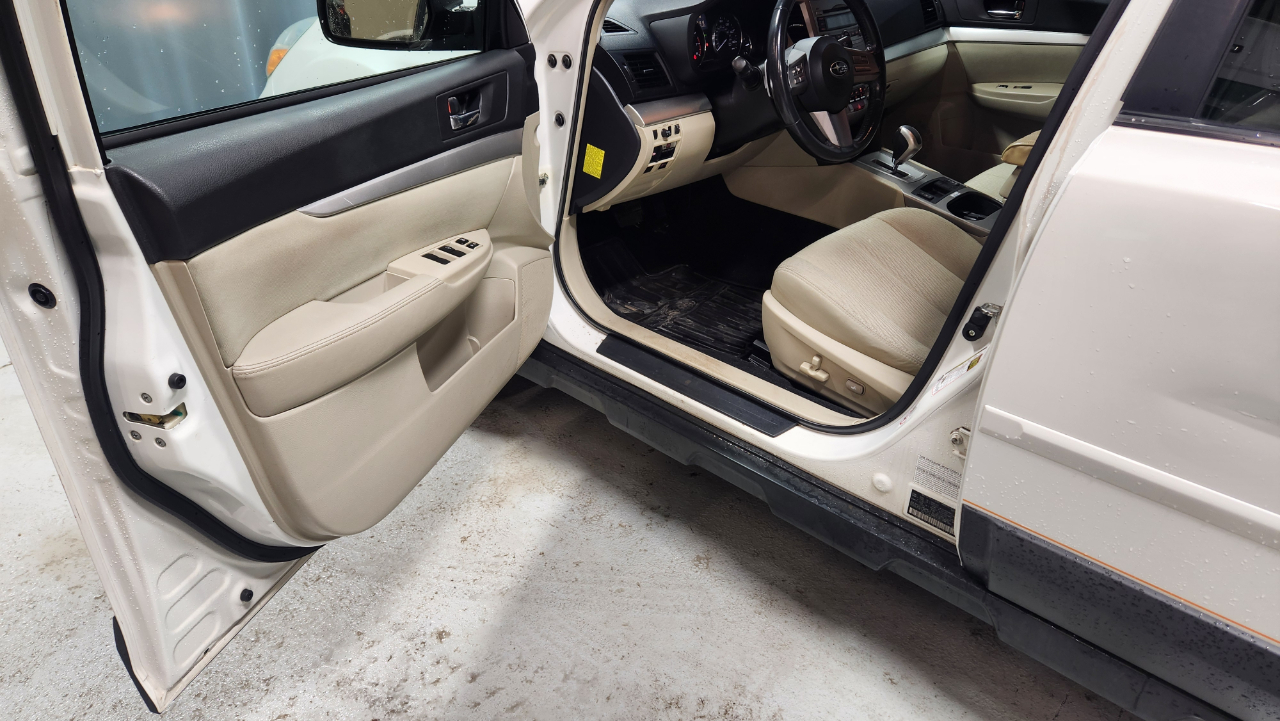 Subaru Outback 2.5i Premium 2011