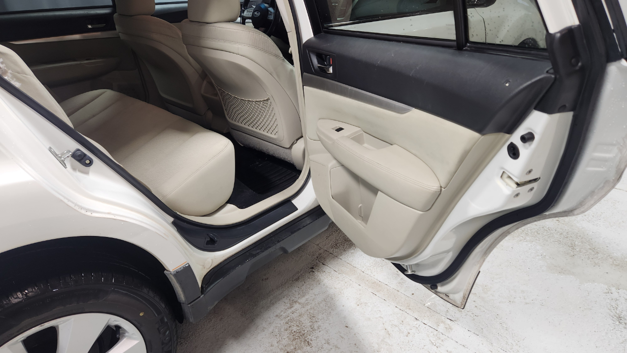 Subaru Outback 2.5i Premium 2011