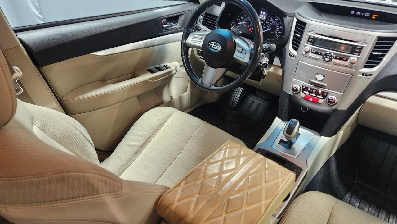 Subaru Outback 2.5i Premium 2011