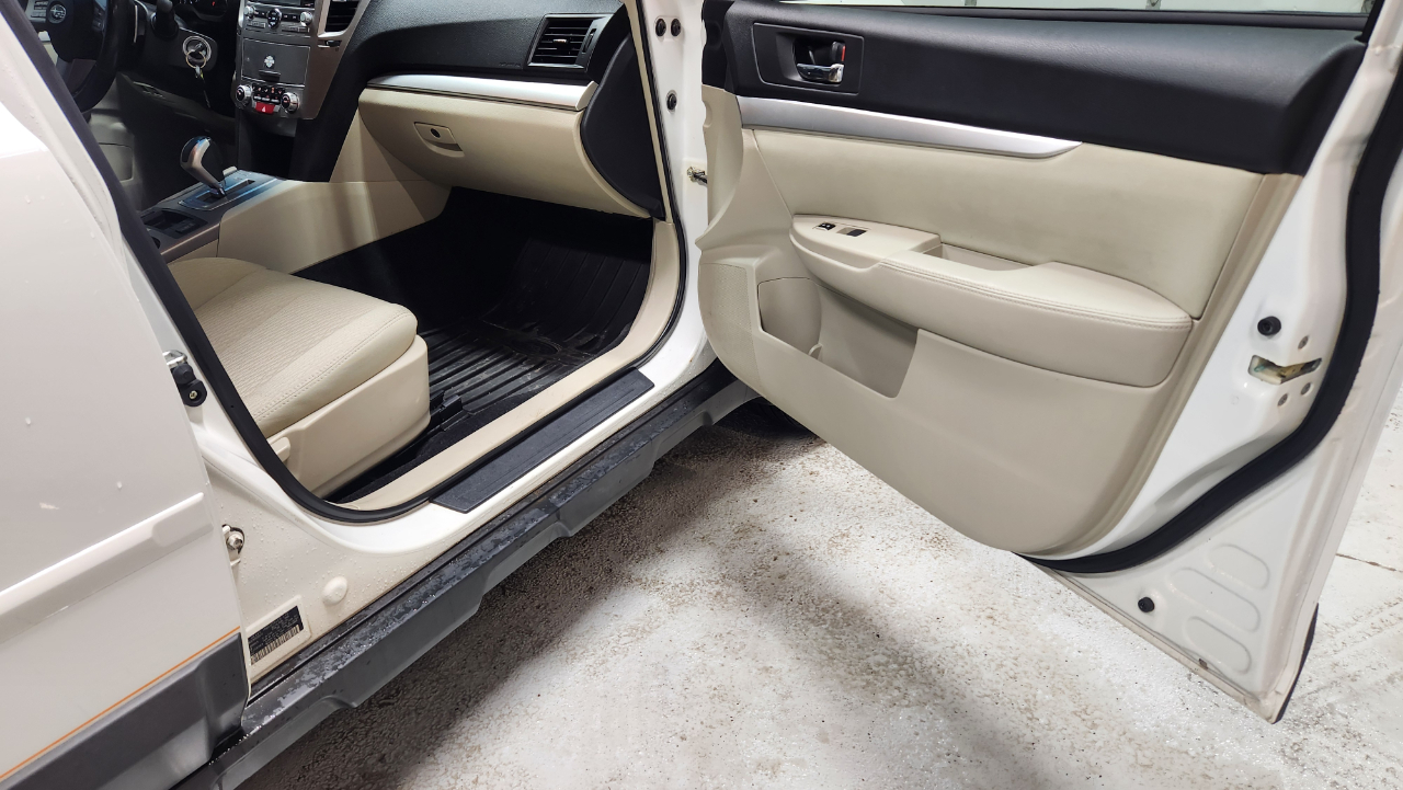 Subaru Outback 2.5i Premium 2011