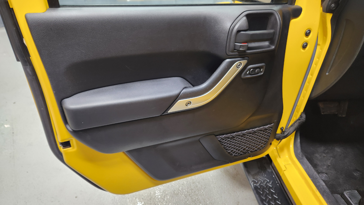 Jeep Wrangler Sahara 4WD 2015