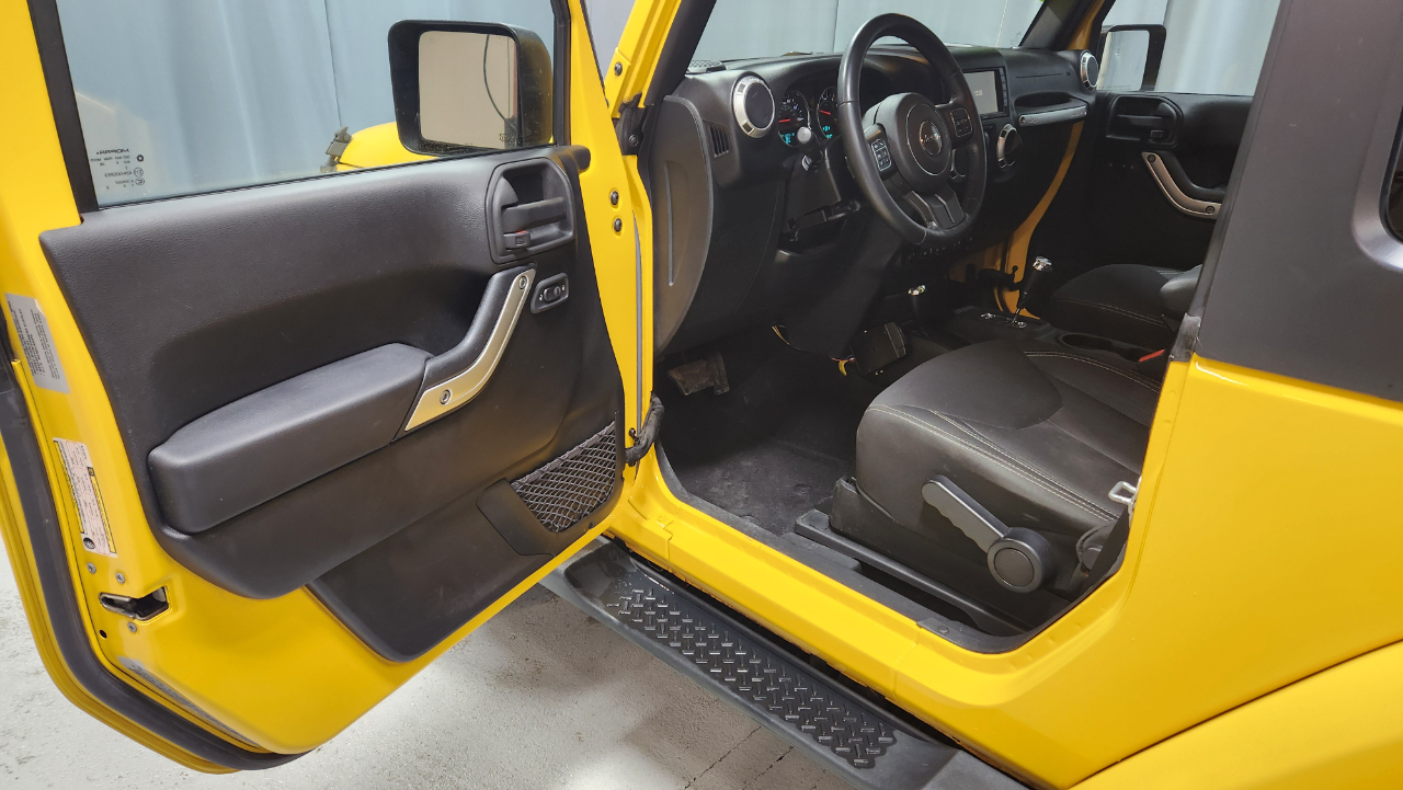 Jeep Wrangler Sahara 4WD 2015