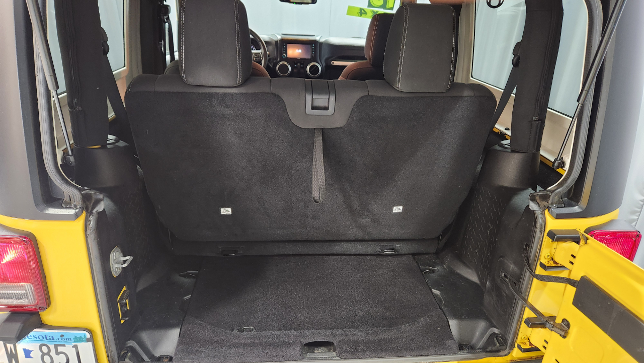 Jeep Wrangler Sahara 4WD 2015