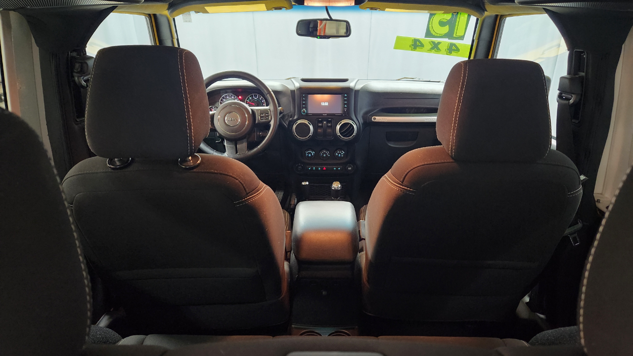 Jeep Wrangler Sahara 4WD 2015