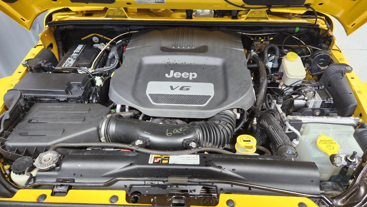 Jeep Wrangler Sahara 4WD 2015