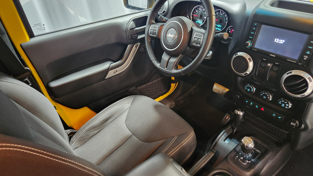 Jeep Wrangler Sahara 4WD 2015