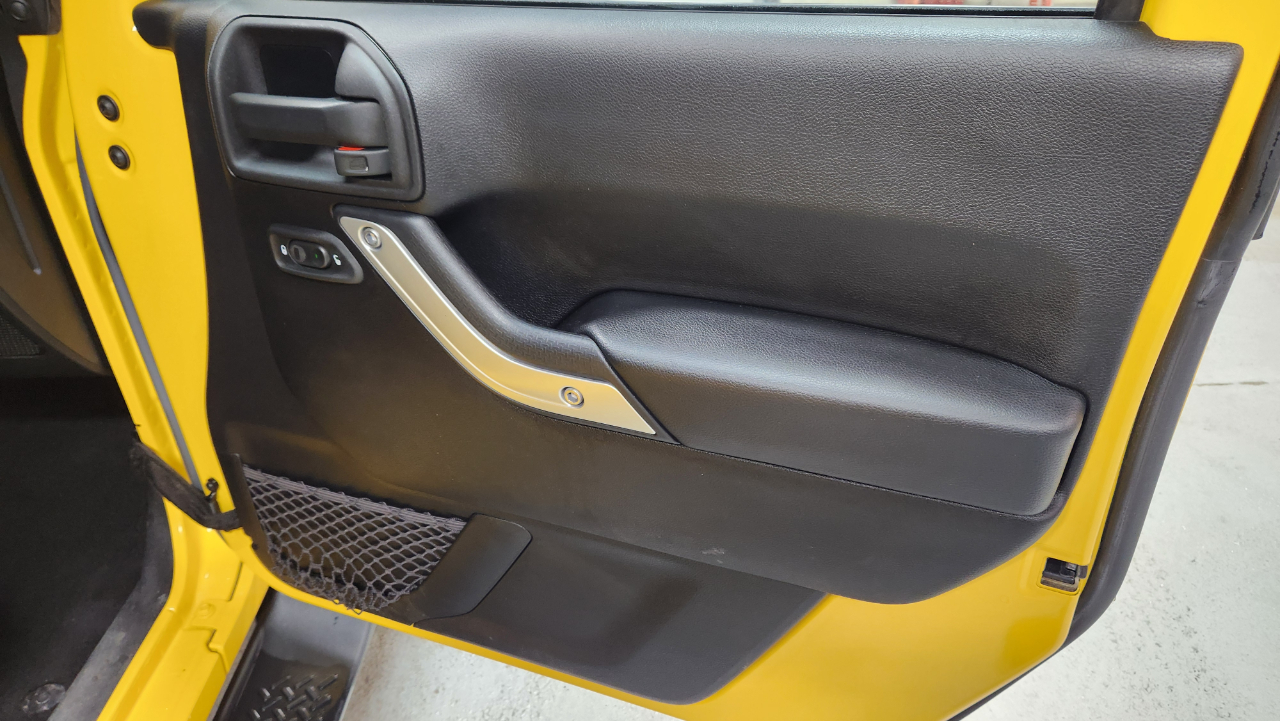 Jeep Wrangler Sahara 4WD 2015