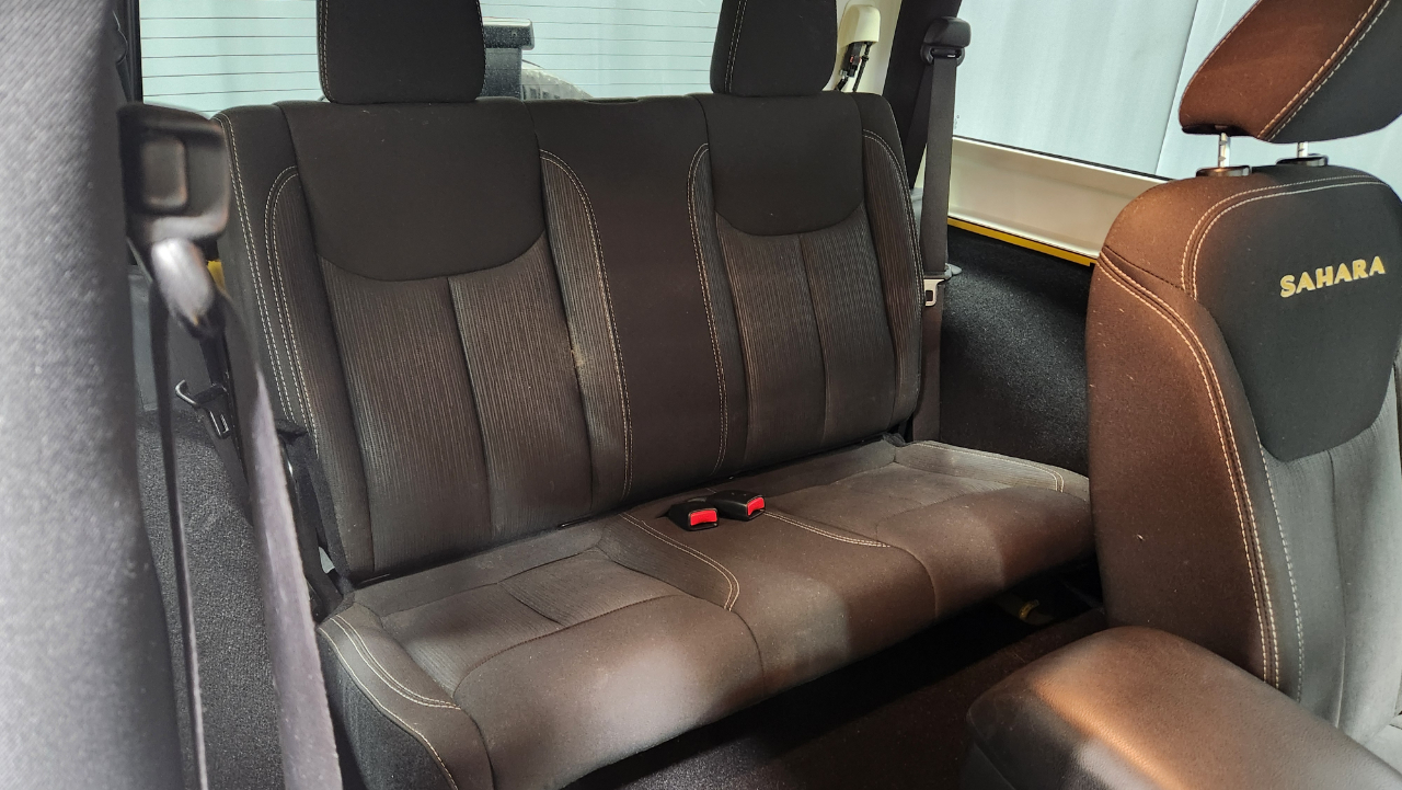 Jeep Wrangler Sahara 4WD 2015