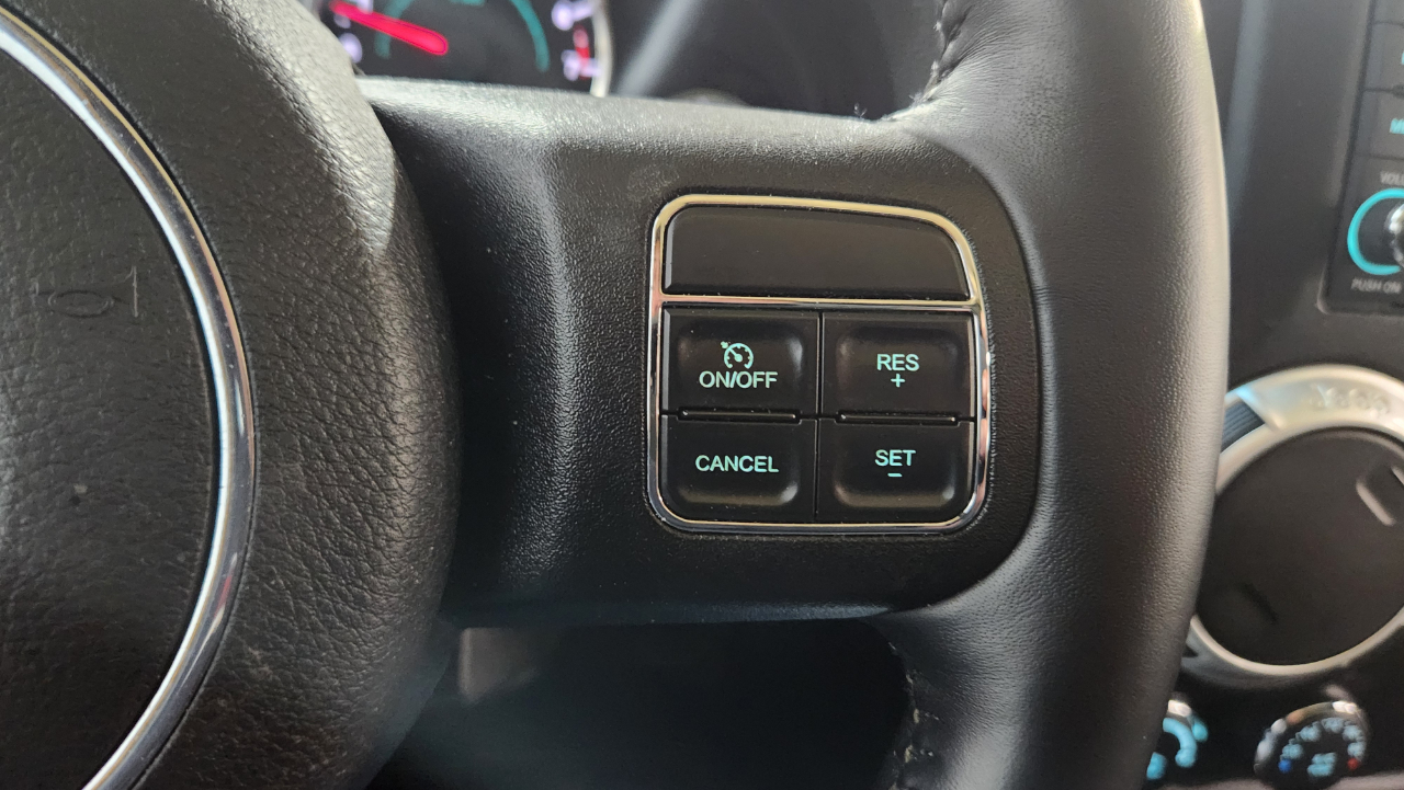 Jeep Wrangler Sahara 4WD 2015